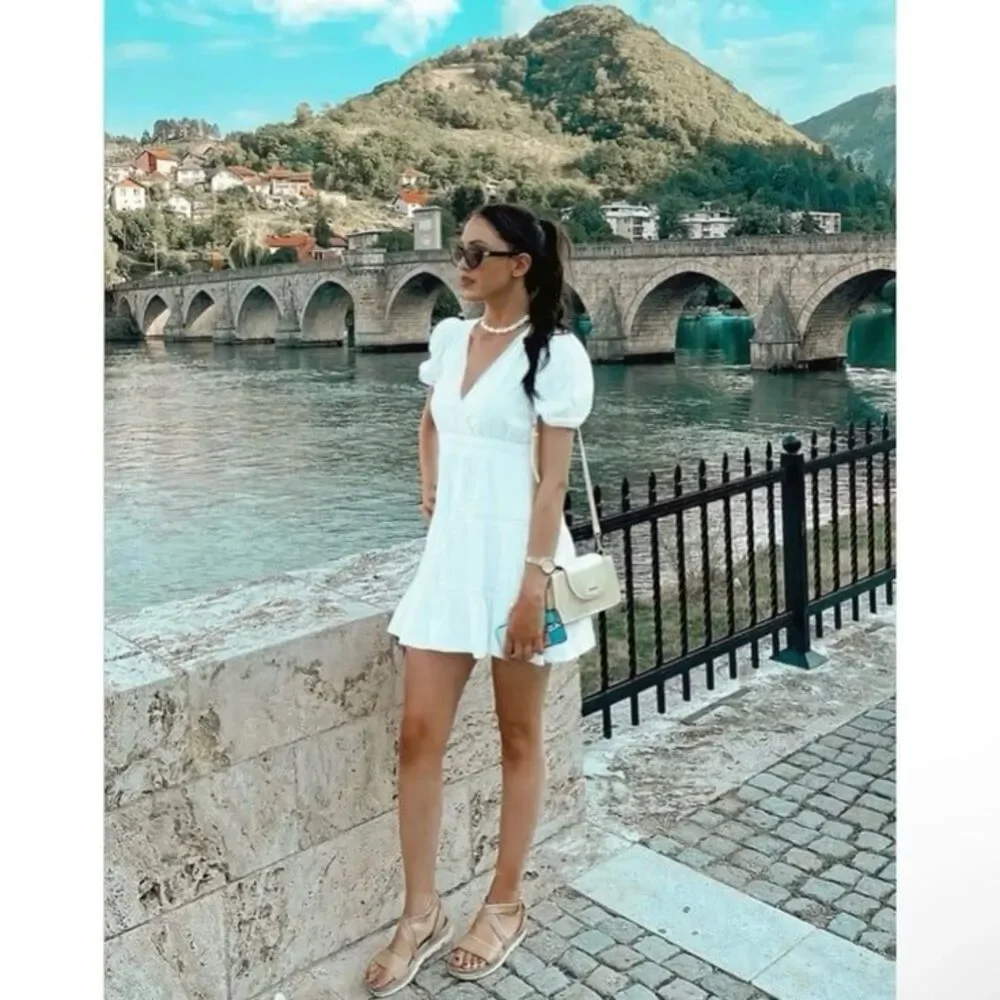 NWT Zara Lace Insert Trim Balloon Sleeve Cotton Tiered Mini Dress in White - Picture 2 of 12